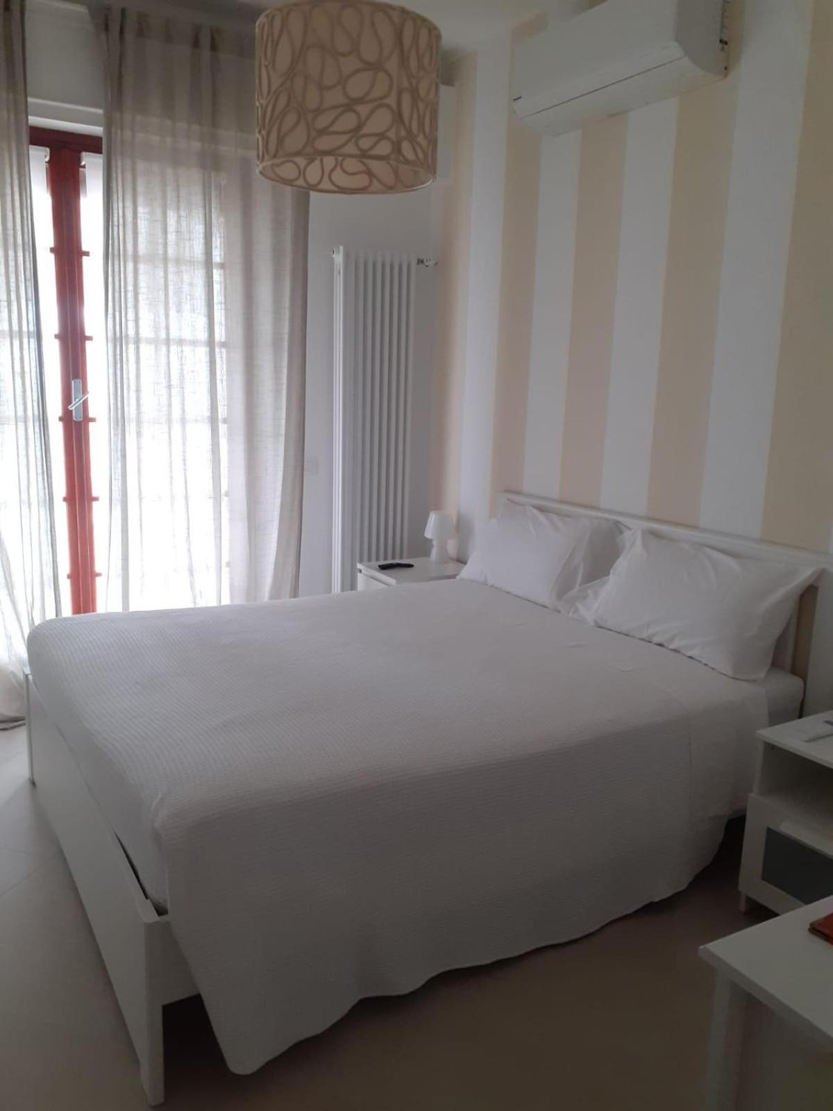 Bressa De Ma Affittacamere, Room & Breakfast Pietra Ligure Zimmer foto